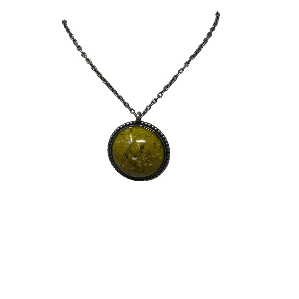 Green Acrylic Stone‎ Necklace Speckled with White Black Pewter Silver Tone
